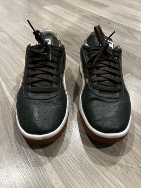 Puma Sneakers